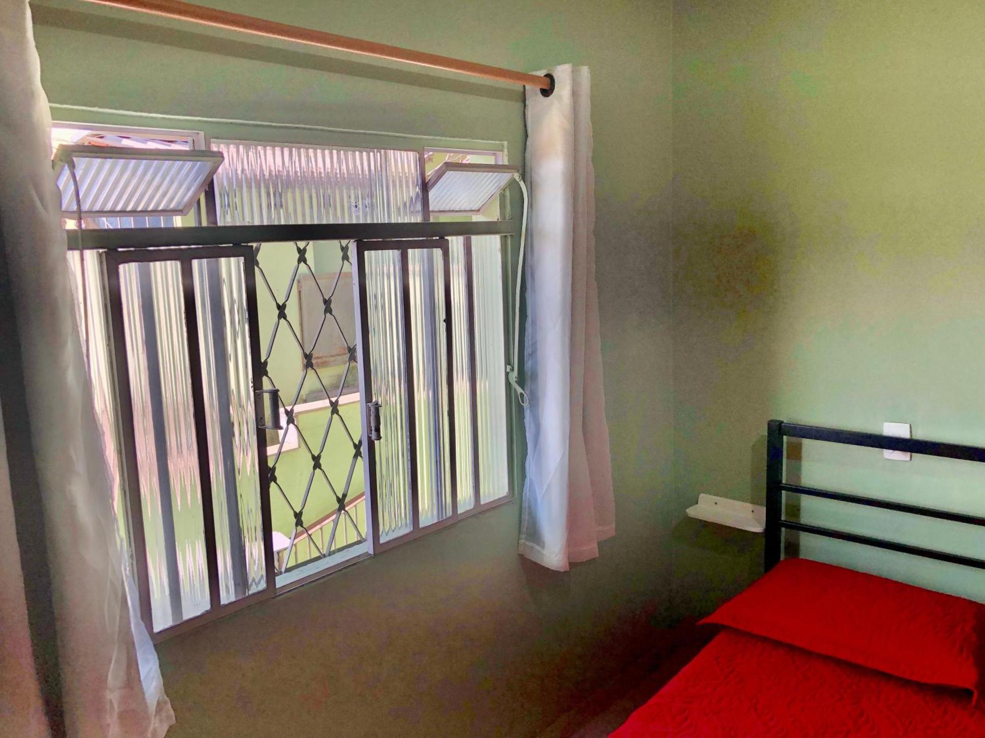 Casa Em Bh Santa Efigenia Villa เบโลโอรีซอนชี ภายนอก รูปภาพ